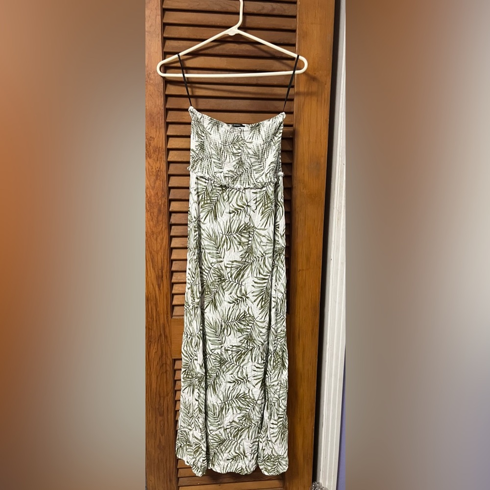 Forever 21 Green Leaf Print Maxi Dress